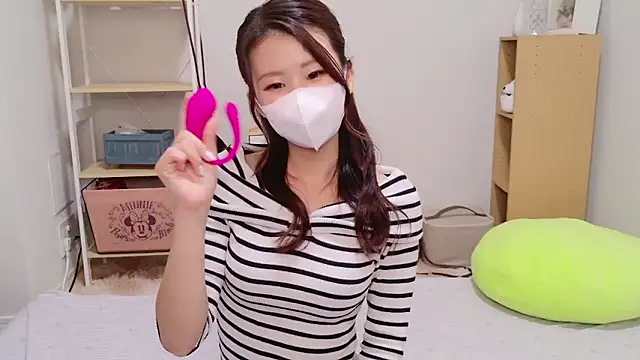 Snapshot of -COCOAtann- chatting on October 2025 09:49:01 AM -COCOAtann- online show from October 2025 09:49:01 AM