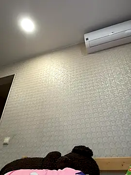 Snapshot of AleksandraRich chatting on November 2025 02:21:02 AM AleksandraRich online show from November 2025 02:21:02 AM