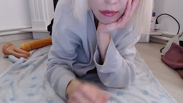 ElssaRush online show from November 2025 12:38:02 PM