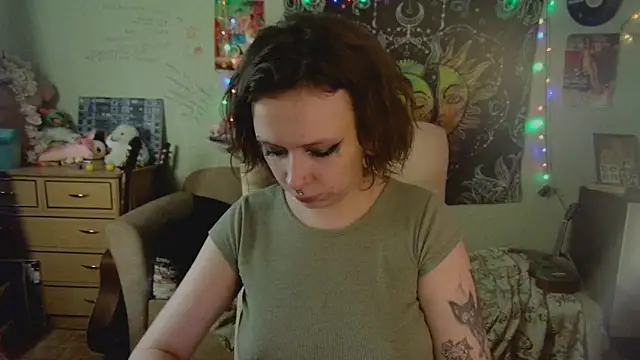 Snapshot of Lil_foxxx chatting on October 2025 10:55:01 AM Lil foxxx online show from October 2025 10:55:01 AM