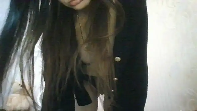 AliseWats online show from December 2025 04:46:02 PM