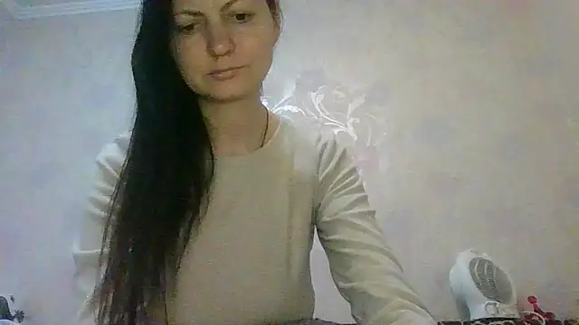 AliseWats online show from April 2026 08:00:02 PM