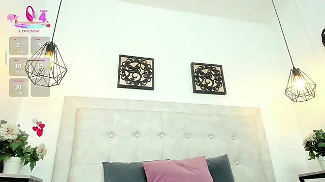 Snapshot of Lola_Blondie chatting on March 2025 08:40:01 AM Lola Blondie online show from March 2025 08:40:01 AM