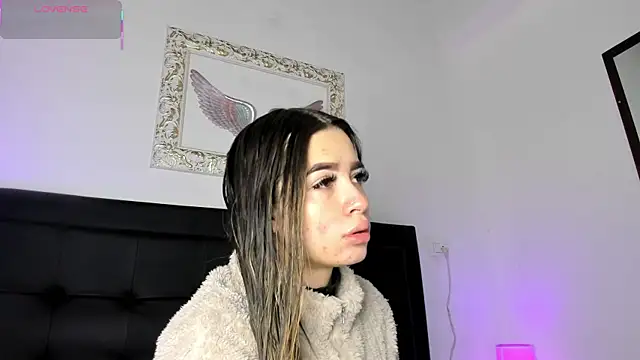 Snapshot of Lola_Blondie chatting on September 2025 12:05:02 PM Lola Blondie online show from September 2025 12:05:02 PM