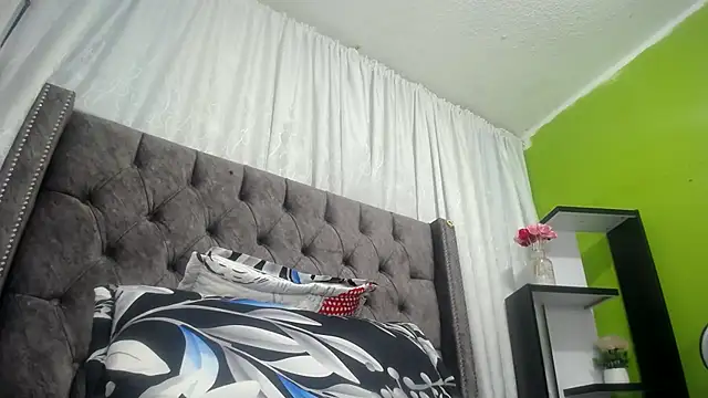 Snapshot of ANA-BULLOCK- chatting on September 2025 12:05:01 PM ANA-BULLOCK- online show from September 2025 12:05:01 PM