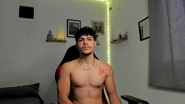 Snapshot of ares_parker2 chatting on March 2025 08:04:01 PM ares parker2 online show from March 2025 08:04:01 PM