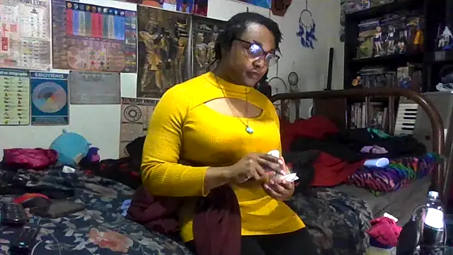 Snapshot of GardeniaFields chatting on November 2025 11:36:02 PM GardeniaFields online show from November 2025 11:36:02 PM