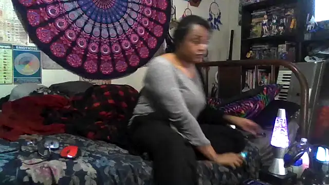 Snapshot of GardeniaFields chatting on November 2025 05:06:01 AM GardeniaFields online show from November 2025 05:06:01 AM