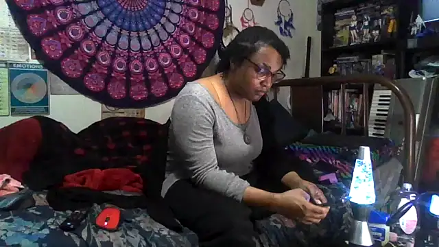 Snapshot of GardeniaFields chatting on November 2025 06:55:01 AM GardeniaFields online show from November 2025 06:55:01 AM