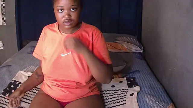 Snapshot of SexyShybarbie chatting on April 2026 04:57:01 AM SexyShybarbie online show from April 2026 04:57:01 AM