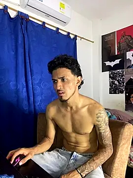 Snapshot of Zayn_kane chatting on November 2025 04:01:02 AM Zayn kane online show from November 2025 04:01:02 AM