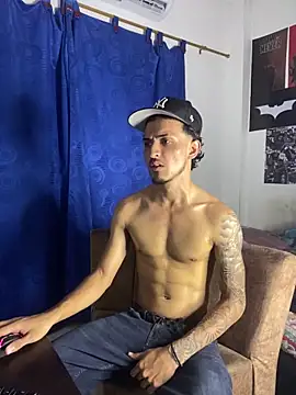 Snapshot of Zayn_kane chatting on November 2025 04:00:01 AM Zayn kane online show from November 2025 04:00:01 AM