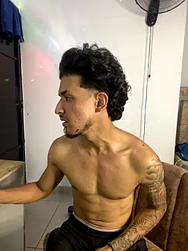 Snapshot of Zayn_kane chatting on November 2025 05:35:02 PM Zayn kane online show from November 2025 05:35:02 PM