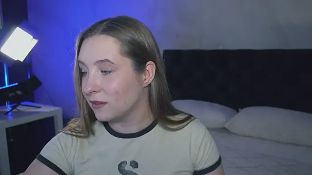 Snapshot of saint_trisha chatting on March 2026 08:26:02 PM saint trisha online show from March 2026 08:26:02 PM