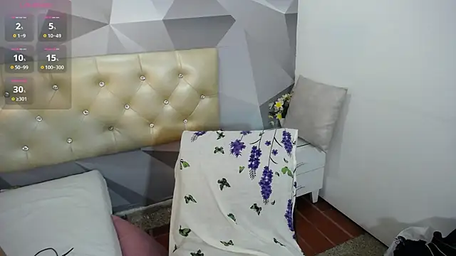 Snapshot of Milf-Prettyboobs chatting on October 2025 11:28:02 AM Milf-Prettyboobs online show from October 2025 11:28:02 AM
