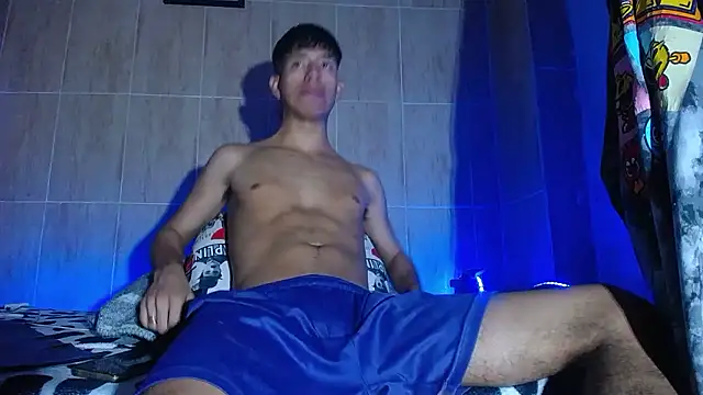 dareck 18 online show from January 2026 12:37:01 AM