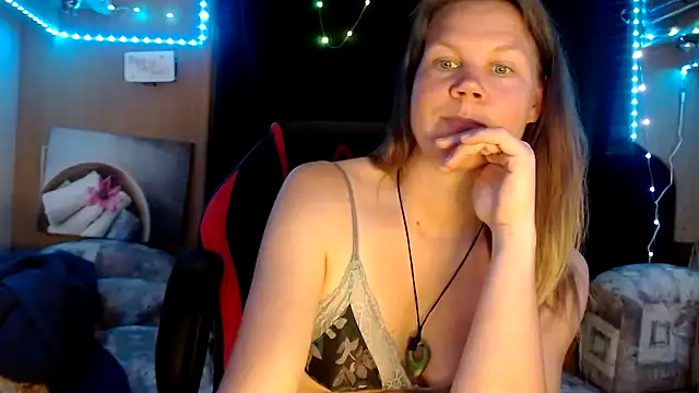 CallMeMaria online show from March 2025 01:09:01 PM