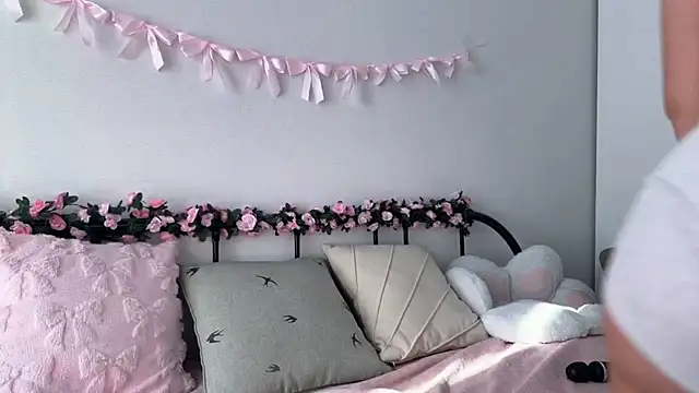 Snapshot of Anna_Six chatting on April 2026 03:51:01 AM Anna Six online show from April 2026 03:51:01 AM