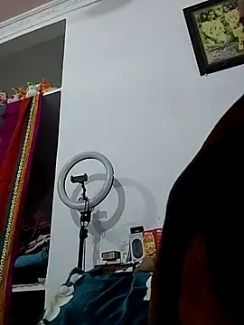 Hotty-Nidhi online show from November 2025 03:27:02 PM