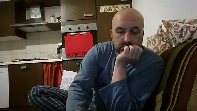 maxxxio12 online show from May 2026 08:17:01 PM