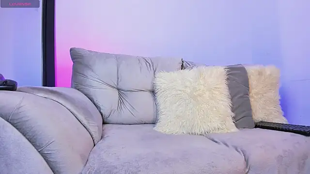 AshtonnSummer online show from November 2025 08:53:01 PM