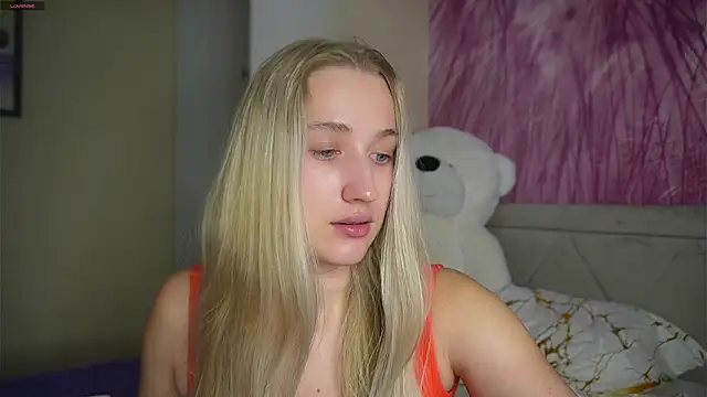 Eva Mia1 online show from October 2025 10:43:02 PM