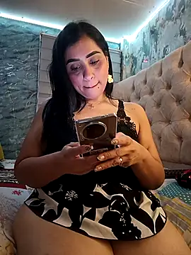 Snapshot of L_ucero chatting on September 2025 04:24:02 AM L ucero online show from September 2025 04:24:02 AM