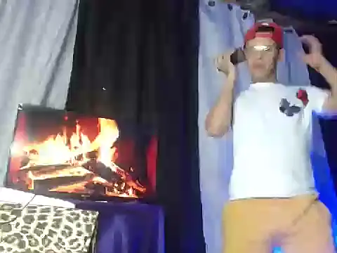 Snapshot of Hidden_Fantasies chatting on November 2025 11:38:01 PM Hidden Fantasies online show from November 2025 11:38:01 PM