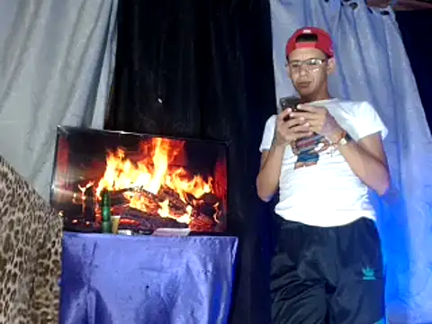 Snapshot of Hidden_Fantasies chatting on November 2025 11:49:02 PM Hidden Fantasies online show from November 2025 11:49:02 PM