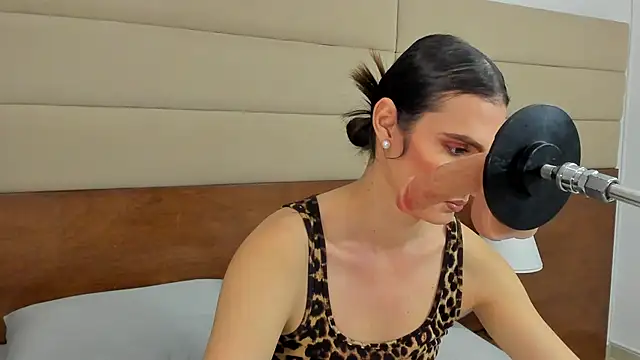 shantall skinny online show from December 2025 03:38:02 AM