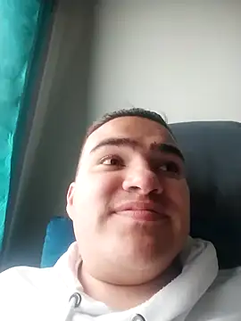 Snapshot of Andy-rtg chatting on November 2025 09:54:01 PM Andy-rtg online show from November 2025 09:54:01 PM