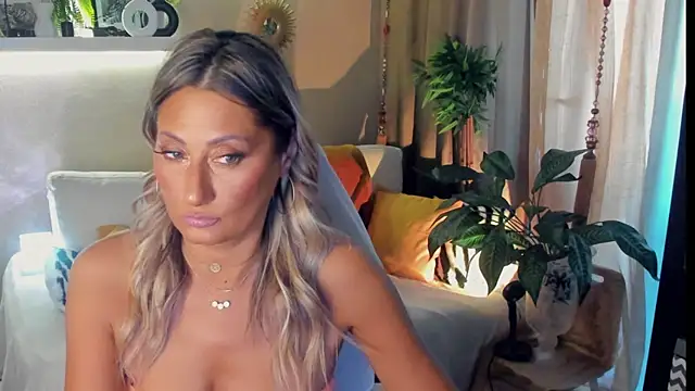 SarahAlluring online show from July 2026 01:50:01 PM