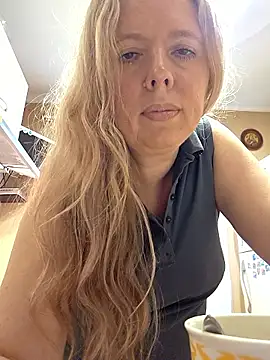Irina3718 online show from June 2026 03:06:02 PM