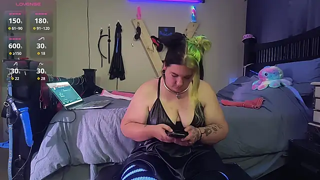 Snapshot of KinkyBratandDaddy chatting on November 2025 03:39:01 AM KinkyBratandDaddy online show from November 2025 03:39:01 AM