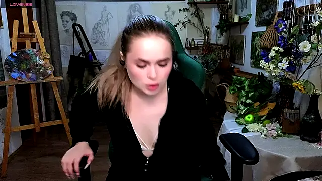 Snapshot of Jessi_Blonde chatting on October 2025 10:11:01 AM Jessi Blonde online show from October 2025 10:11:01 AM