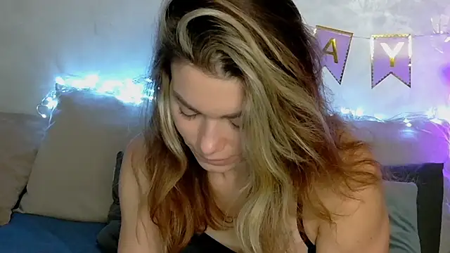 SweetDarling7 online show from December 2025 10:36:01 PM