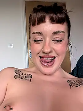 Snapshot of Petite_Juicy_Olive chatting on May 2026 08:08:02 AM Petite Juicy Olive online show from May 2026 08:08:02 AM