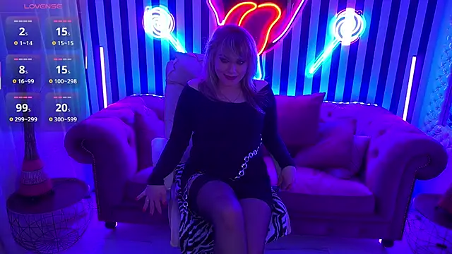 CandyLadyyy online show from April 2026 08:55:02 PM