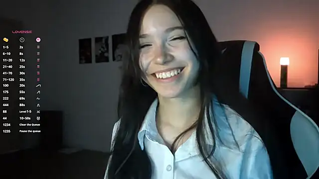 Snapshot of MayAgard chatting on November 2025 04:17:02 PM MayAgard online show from November 2025 04:17:02 PM