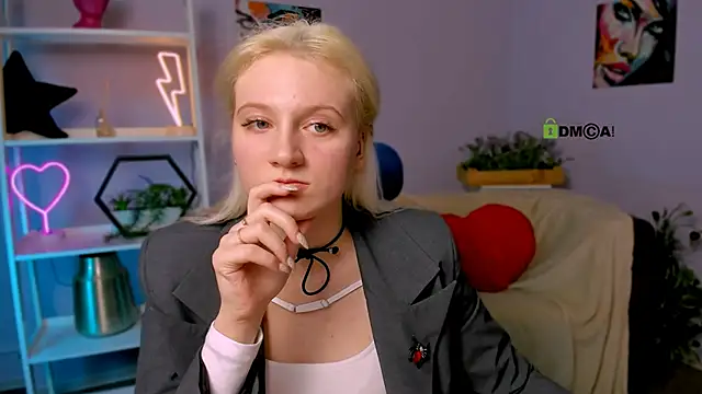 Snapshot of madam_uliis chatting on March 2025 01:09:02 PM madam uliis online show from March 2025 01:09:02 PM