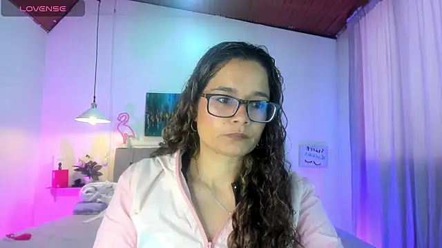 Rose Thompson1 online show from April 2026 01:43:02 PM