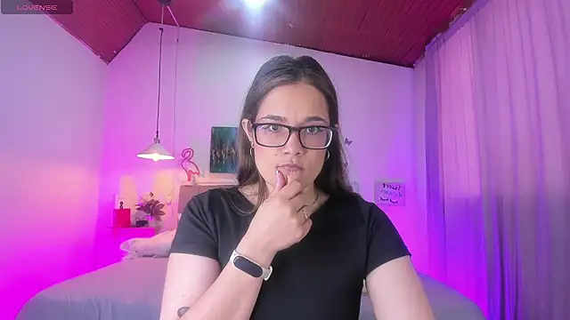 Rose Thompson1 online show from April 2026 01:25:02 PM