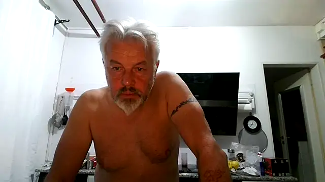 Snapshot of Berg_Boy chatting on July 2026 10:36:01 PM Berg Boy online show from July 2026 10:36:01 PM