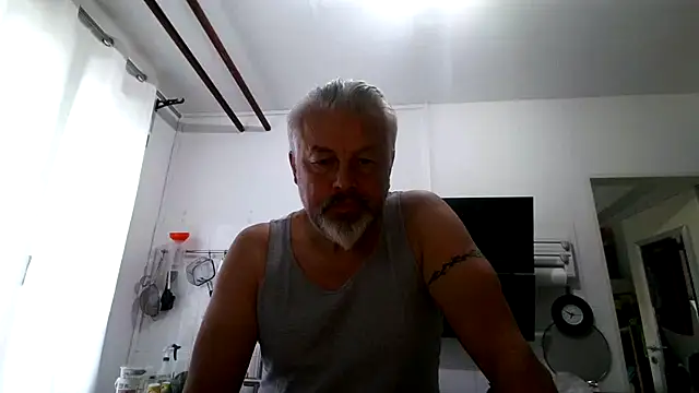 Snapshot of Berg_Boy chatting on July 2026 04:48:01 AM Berg Boy online show from July 2026 04:48:01 AM