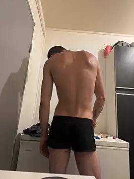 Hugo34bg online show from September 2025 03:55:02 AM