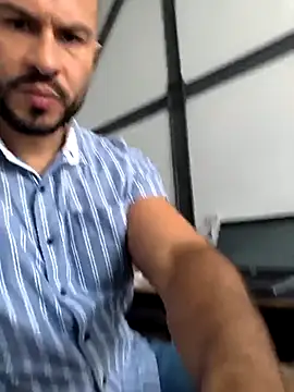 Snapshot of sexylandcool chatting on March 2025 09:03:01 PM sexylandcool online show from March 2025 09:03:01 PM