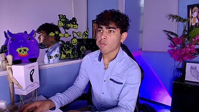 LucasCarterr  online show from October 2025 10:21:01 PM