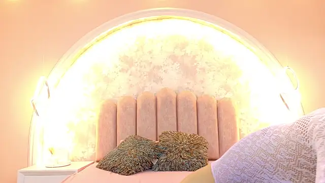 CamilaJohnston online show from October 2025 09:04:01 PM