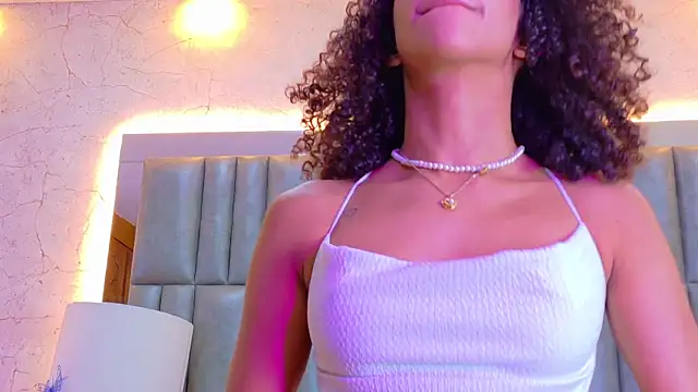 CamilaJohnston online show from March 2026 08:01:02 PM