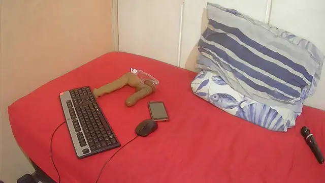 Snapshot of XhosaBoobs4U chatting on October 2025 06:41:02 AM XhosaBoobs4U online show from October 2025 06:41:02 AM